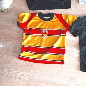 6 shirts for kids in good condition